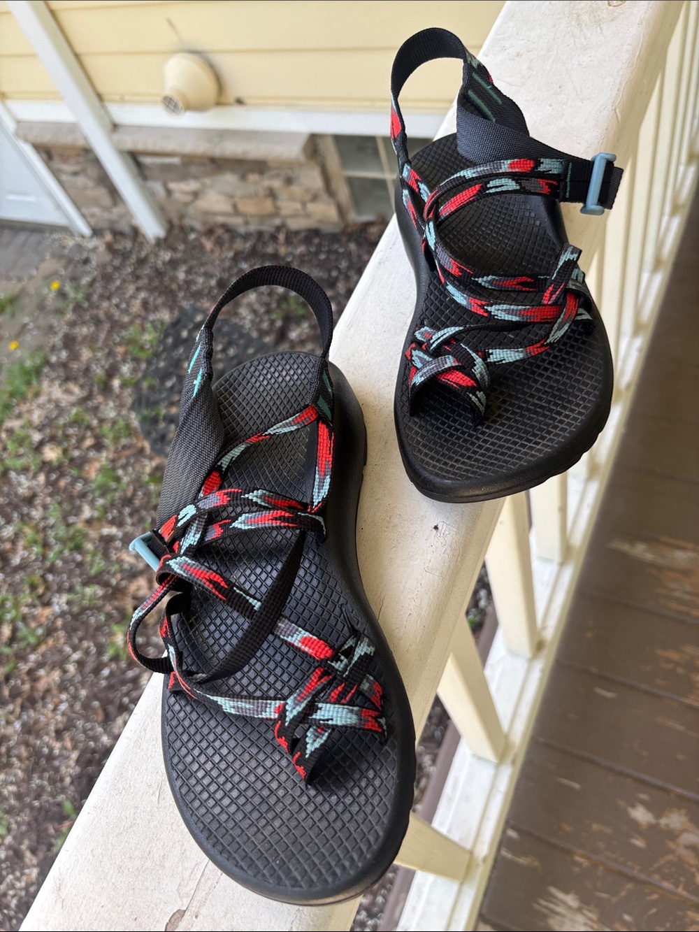 Chacos Women’s Z2 7- like new